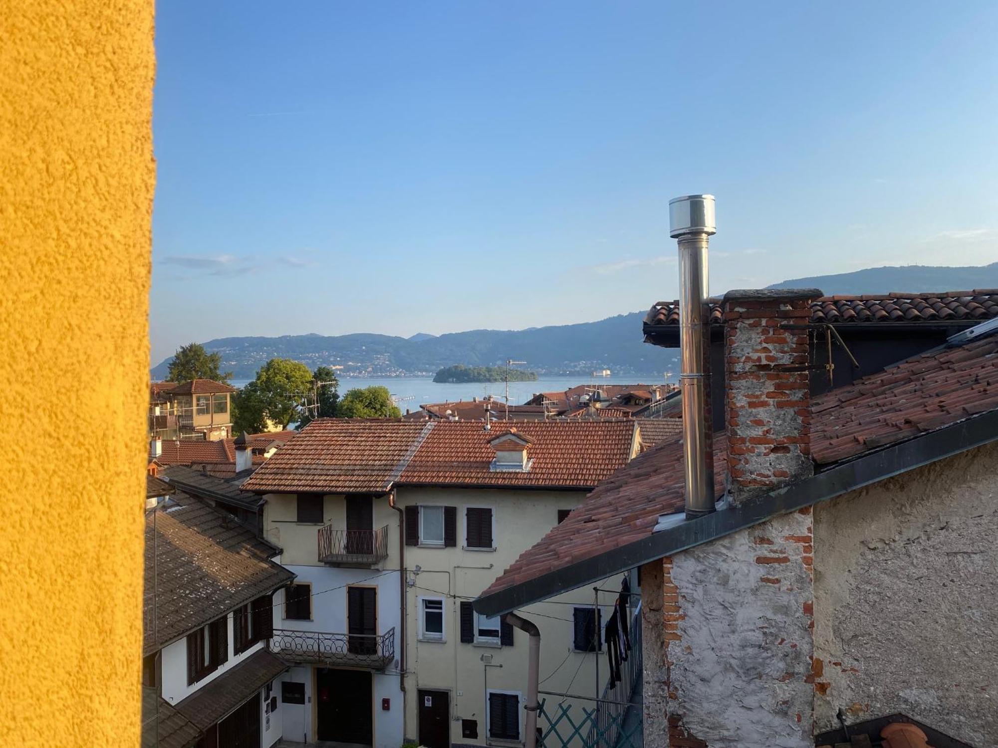 Penthouse Federico With Lake View - Residenza Silvana Verbania Kültér fotó