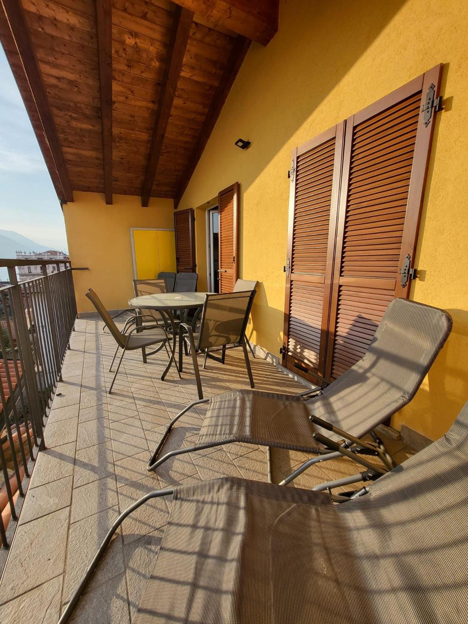 Penthouse Federico With Lake View - Residenza Silvana Verbania Kültér fotó